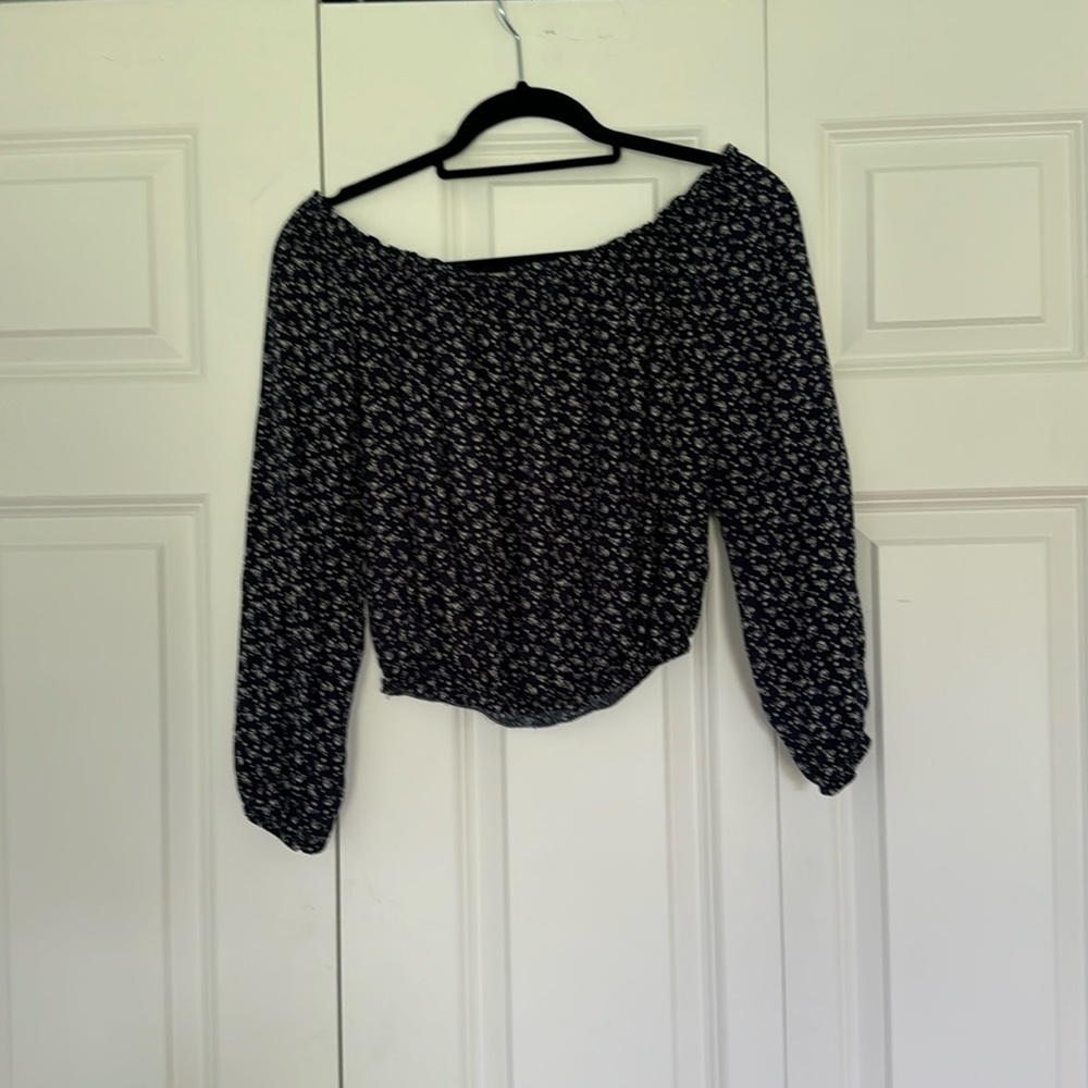 Floral off shoulder long sleeve top